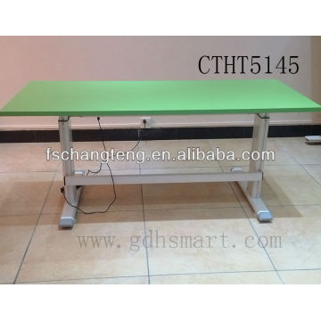 Mesa de oficina ajustable en altura Canterbury &amp; Carlisle &amp; Chelmsford en sistemas de control inalámbricos